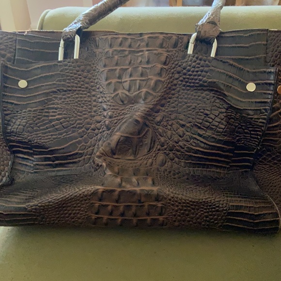 FINAL PRICE!!! VEGAN LEATHER SATCHEL. NO MARKS OR DIRT STAINS. - Picture 5 of 5